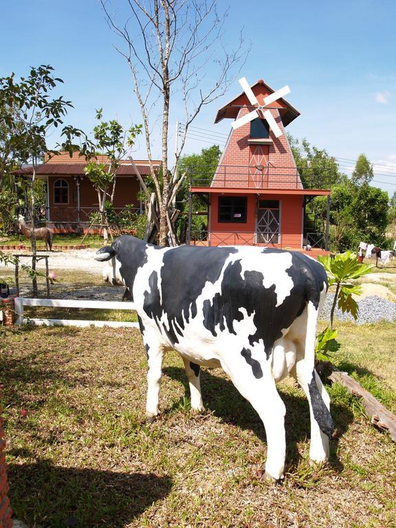 Cowboy Farm Resort Pattaya Ban Huai Yai Eksteriør bilde
