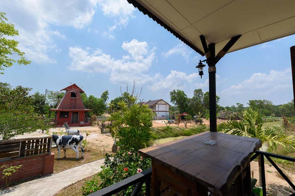 Cowboy Farm Resort Pattaya Ban Huai Yai Eksteriør bilde